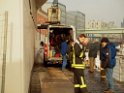 Einsatz BF Koeln Treibstoff auffangen Koeln Rheinauhafen P077